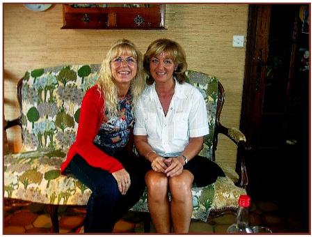 Marie - Jo ( à droite) et Elvira (pull rouge)